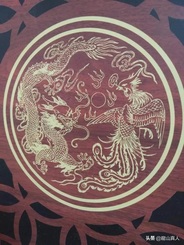 我花8000元买了三张国画,请内行点评一下,值吗?