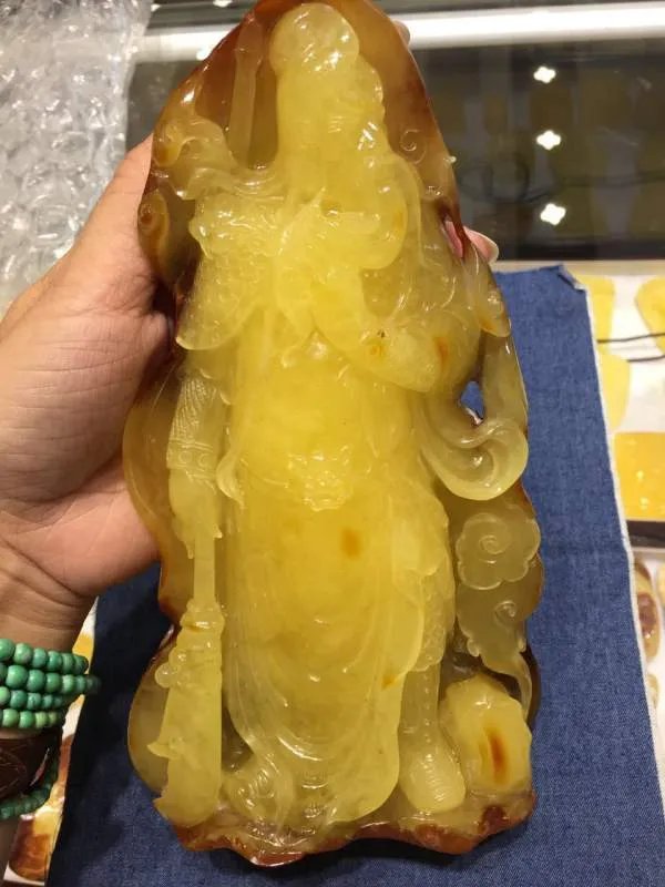 琥珀蜜蜡，你是怎么佩戴的，戴错了可是要出大事的