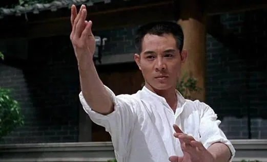 李连杰现在的真实现状2019：55岁李连杰回春近照