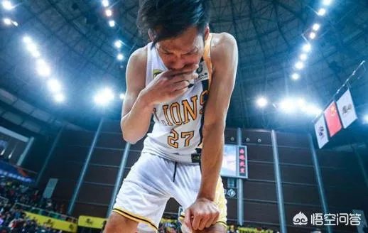 比赛还剩1分钟，林志杰下场，阿不都沙拉木鼓掌欢送，你怎么看？