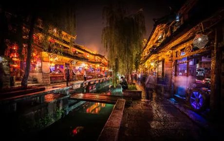 丽江古城好玩吗 丽江古城晚上好玩吗