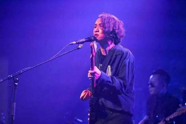 我们俩郭顶歌词什么意思