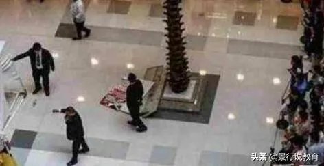 天津大悦城两儿童坠亡，失职父母该不该得到原谅？