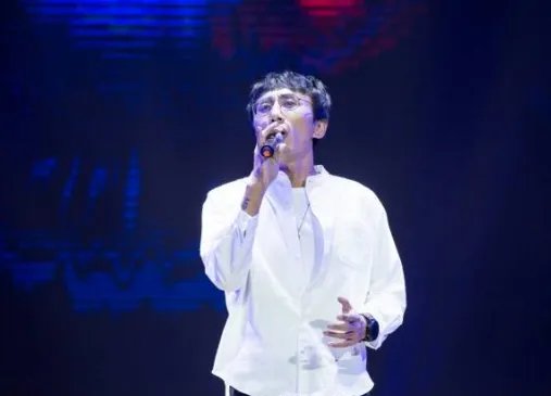 有首歌，歌词是逃也逃不掉忘也忘不了，有谁知道这是什么歌吗？