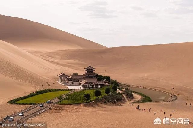 敦煌月牙泉俗名叫什么？