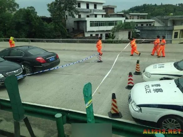 湖南发生严重车祸 货车大巴相撞爆炸仅4人逃出