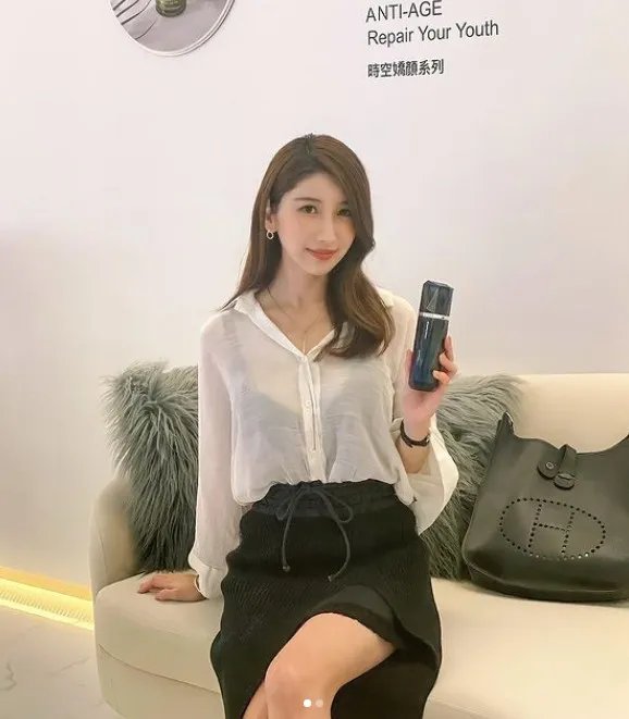 从写真转行健身的美女亚里沙福利图 美貌性感知性