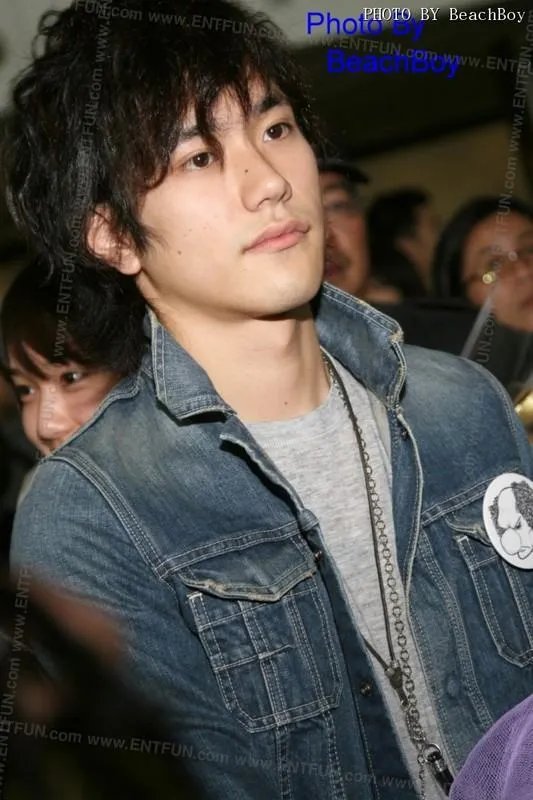 为什么藤原龙也本人要比”死亡笔记”里帅多了？