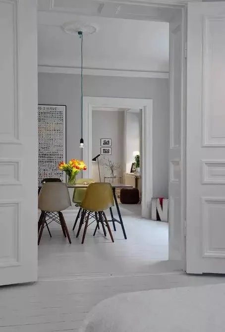 充满设计感的现代风格餐桌，餐厅照样时尚！