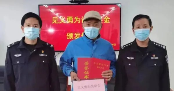 天津一90后工人遇火灾徒手爬6楼救幼童，造成这场火灾的原因是什么？