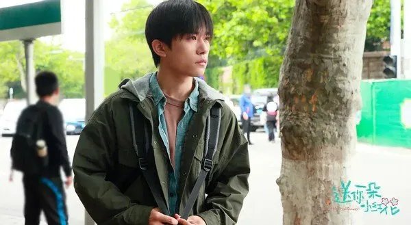 易烊千玺晒照告别韦一航，这个角色对他有什么帮助？