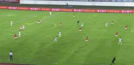 你看过的哪场足球比赛堪称一个人的表演赛？