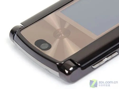 “两面派”大聚会 八款双屏翻盖手机推荐