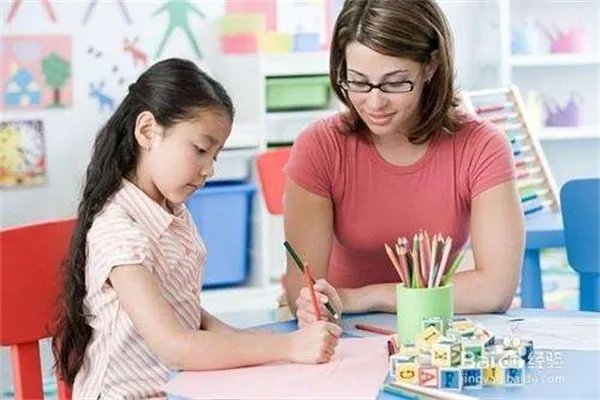 家长陪孩子写作业急到心梗,为什么陪小孩做作业容易暴躁?