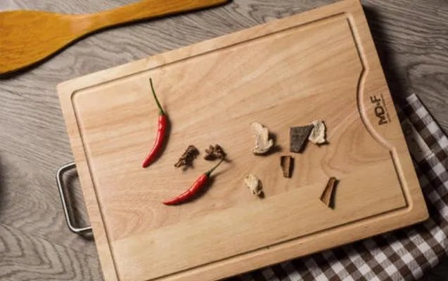 柳木菜板初次怎么处理