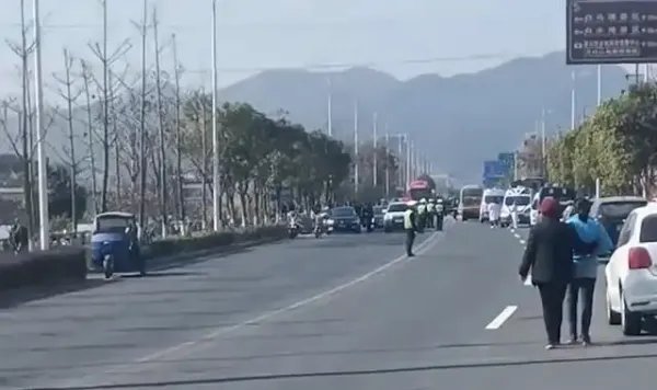 四川交警通报一起致3死3伤交通事故,事故发生的原因是什么?