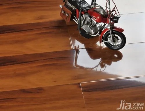 肯帝亚地板特色推荐 镜面地板的双重魅力