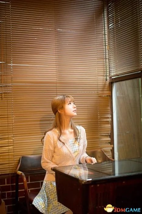 韩国清纯女孩爆红网络 网友感叹韩国医生医术精湛