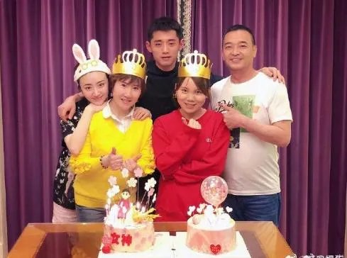 景甜张继科宣布分手，你还记得他们之前多恩爱吗？