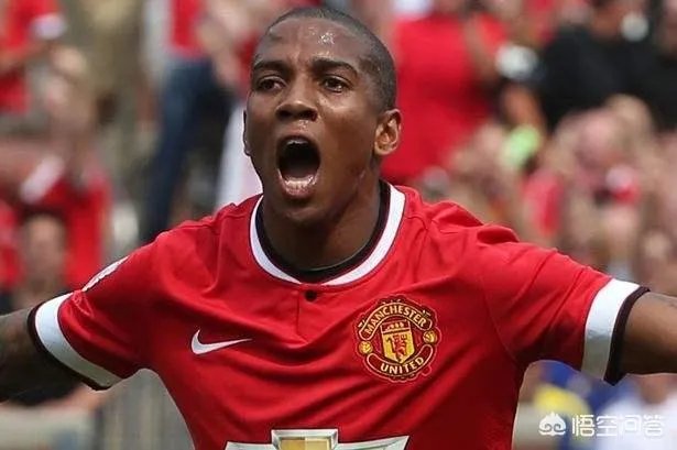 据报道曼联今年夏天转会市场准备再花三个亿，你觉得他们最需要补强的位置是哪里？