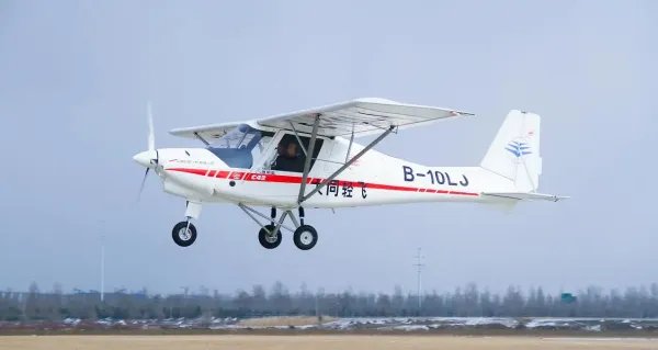 台湾发生轻航机坠机事故,致2人死亡!造成这场事故的原因是什么?