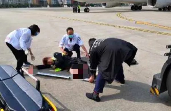 机务人员遭牵引车碾压后身亡，年仅28岁，悲剧为何会发生？