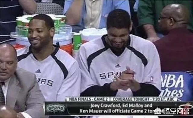 看一眼马刺替补席扭头就跑, 小学生用生命演绎装X, 结果呢?