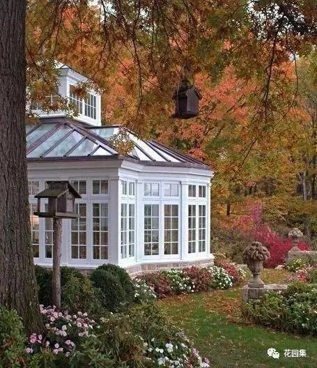 花园里有一间阳光房,美了这个灿烂的季节