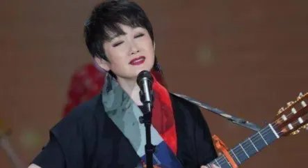 成方圆离婚后为何不再结婚?如今宁愿住养老院,前夫王刚说出原因,啥原因?