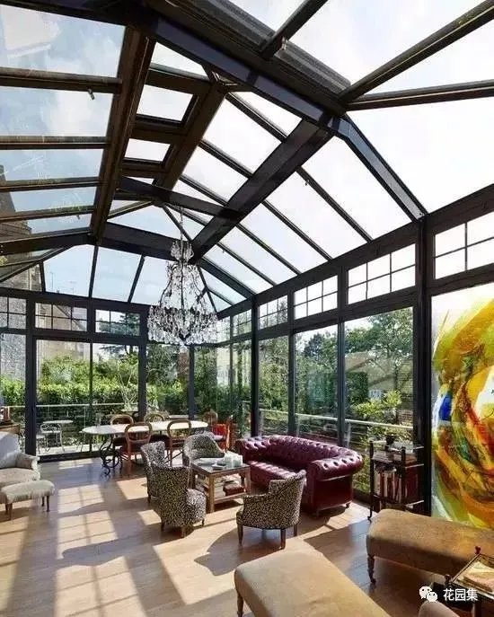 花园里有一间阳光房,美了这个灿烂的季节