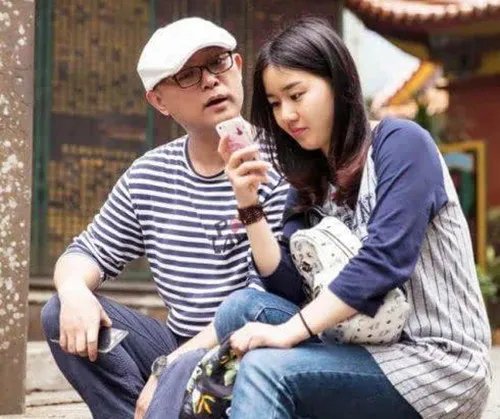 网曝孟非女儿小苹果近照 清纯甜美有明星相