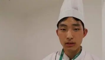 高三男生豆腐上雕出牡丹花，这得有多好的刀功？