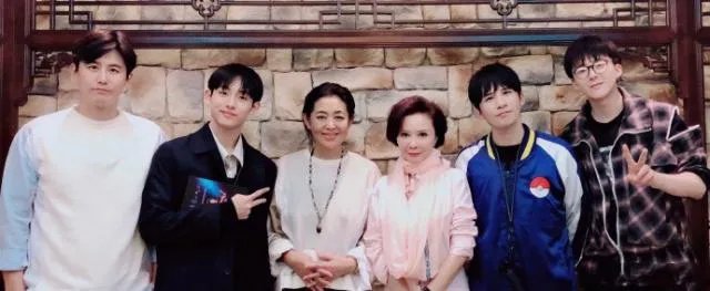 相爱相杀姐妹花:蔡明吐槽倪萍“胖到顶尖”,姐妹互怼好有爱,你怎么看?