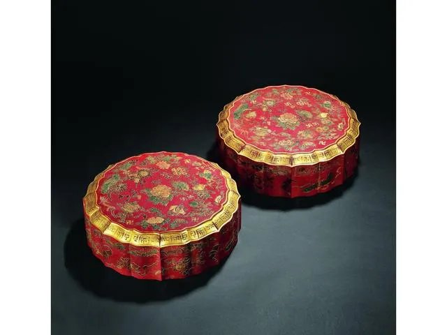 你还知道中国的其他传统艺术吗？请围绕什么真什么啊？写一段话，注意运用恰当的修辞手法，50字。