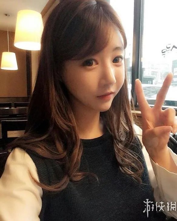 瞬间美炸，泳装都包不住了！韩国女主播雪梨私照曝光