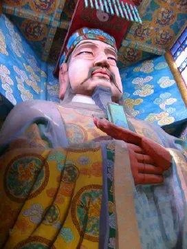 王母娘娘是玉帝的老婆还是母亲呢？