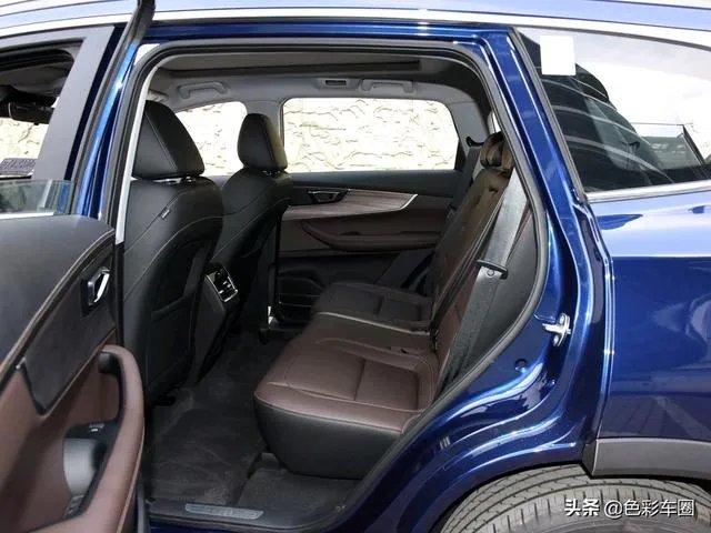 奇瑞瑞虎8适合年轻人吗，应该如何选择？