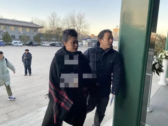 赵忠祥告别仪式举行 杨澜夫妇于月仙马未都朱军等现身