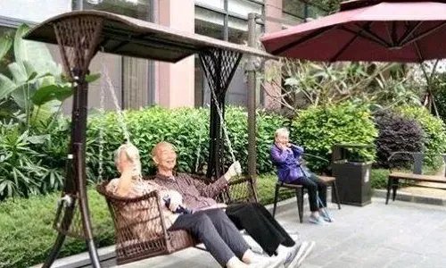 高级养老院的费用