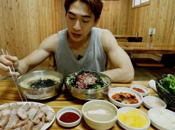 央视批大胃王吃播，具体是什么情况？