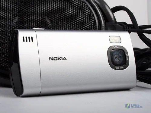 600MHz+500W金属滑盖S60 诺基亚6700s评测