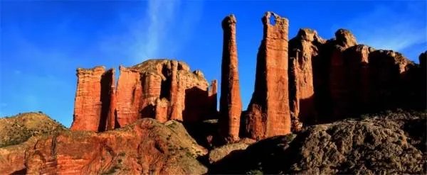 从兰州到敦煌自驾，沿途有哪些必去的景点