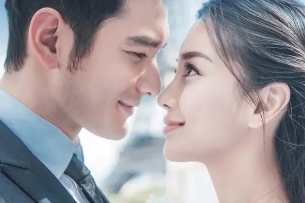 黄晓明和baby的婚变到底是真的还是假的?