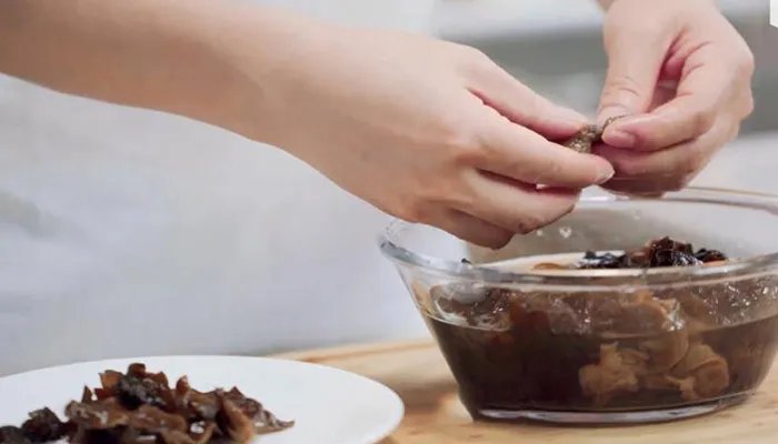 凉拌木耳的做法