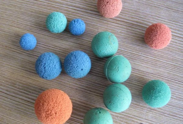 床上红色海绵球是什么意思?