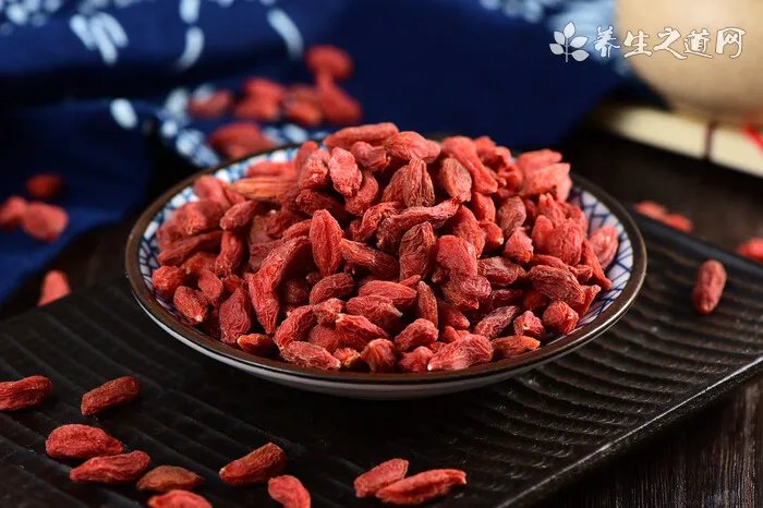 咸鱼长蛆了怎么办 咸鱼长蛆了还能吃吗