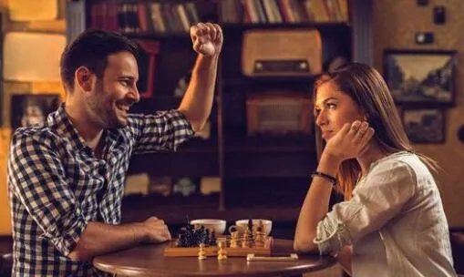 初次相亲见面聊天话题有哪些 女生相亲必问十个问题什么