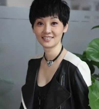 徐帆个人资料：揭徐帆个人资料及家庭背景