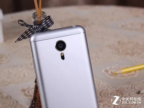 都是促销价 最高1799元实用智能机推荐