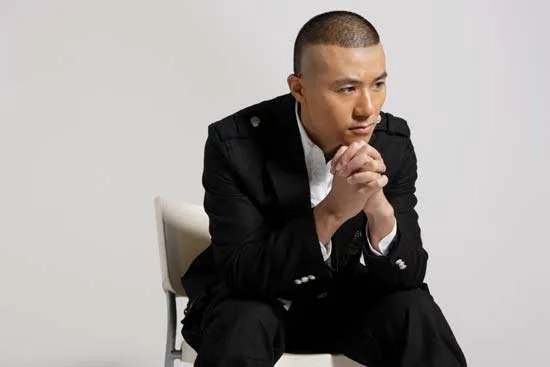 歌词：相信你还在这里---请问是什么歌曲？